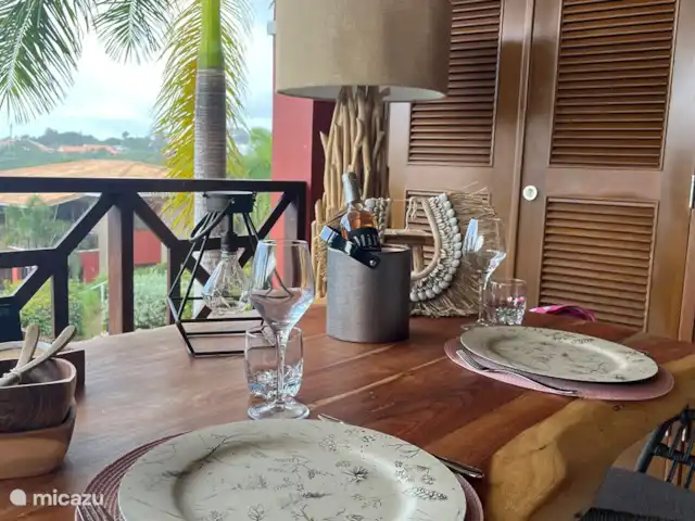 Vue sur l'eau espagnole Sun Flower Garden | Curaçao, Banda Ariba (est), Brakkeput Abou - appartement Table à manger confortable avec une belle vue sur l'eau espagnole.