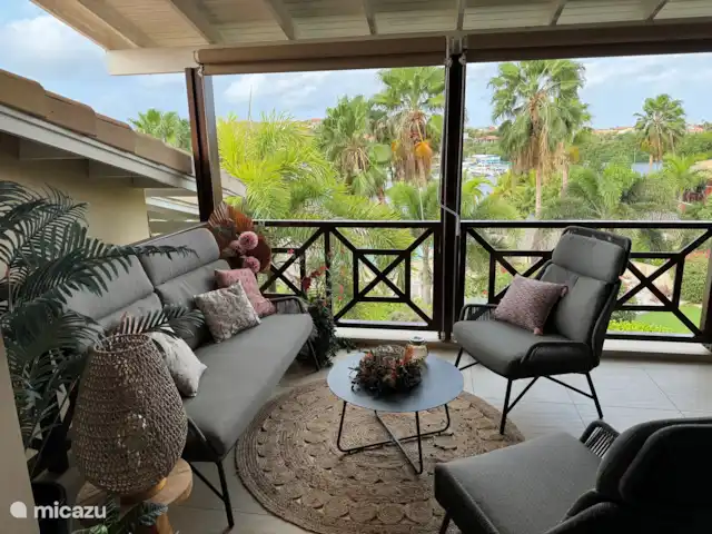 Vue sur l'eau espagnole Sun Flower Garden | Curaçao, Banda Ariba (est), Brakkeput Abou - appartement Belle terrasse avec des chaises merveilleusement confortables pour se détendre