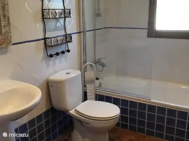 Le Sol | Espagne, Costa Blanca, Benissa - maison de vacances salle de bain 2 : toilette, douche/baignoire et lavabo