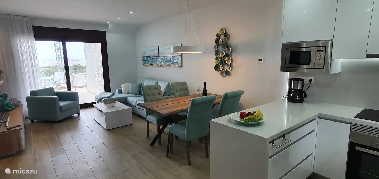 cuisine salle à manger, salon, terrasse