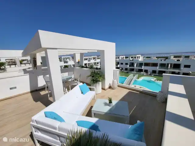 Laguna Beach Resort Torrevieja | Espagne, Costa Blanca, Torrevieja - penthouse Vue sur la piscine depuis la terrasse sur le toit