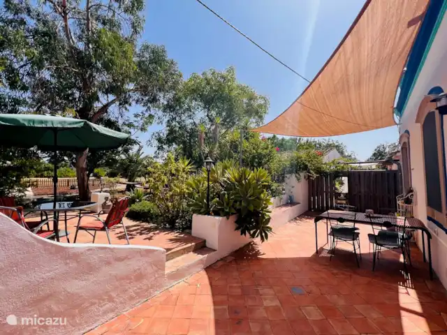 Casa Corcunda | Portugal, Algarve, Moncarapacho - maison de vacances Terrasse privée adjacente au jardin de la cour