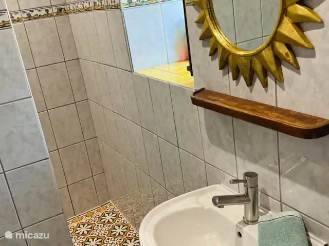 Casa Corcunda | Portugal, Algarve, Moncarapacho - maison de vacances Salle de bain avec douche à l’italienne et WC