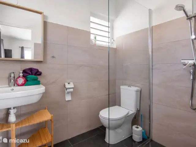 Villa Celebra Bida*Beveiligd Resort* huren in Curaçao, Banda Abou (west), Fontein - villa Nette luxe badkamer!