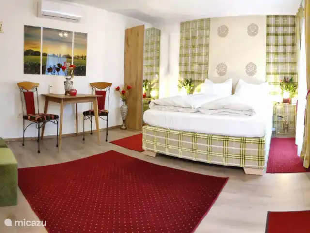 Location de Vacances Hongrie, Gyor-Moson-Sopron, Fertőrákos, tiny house - Petite maison supérieure avec cuisine Lit
