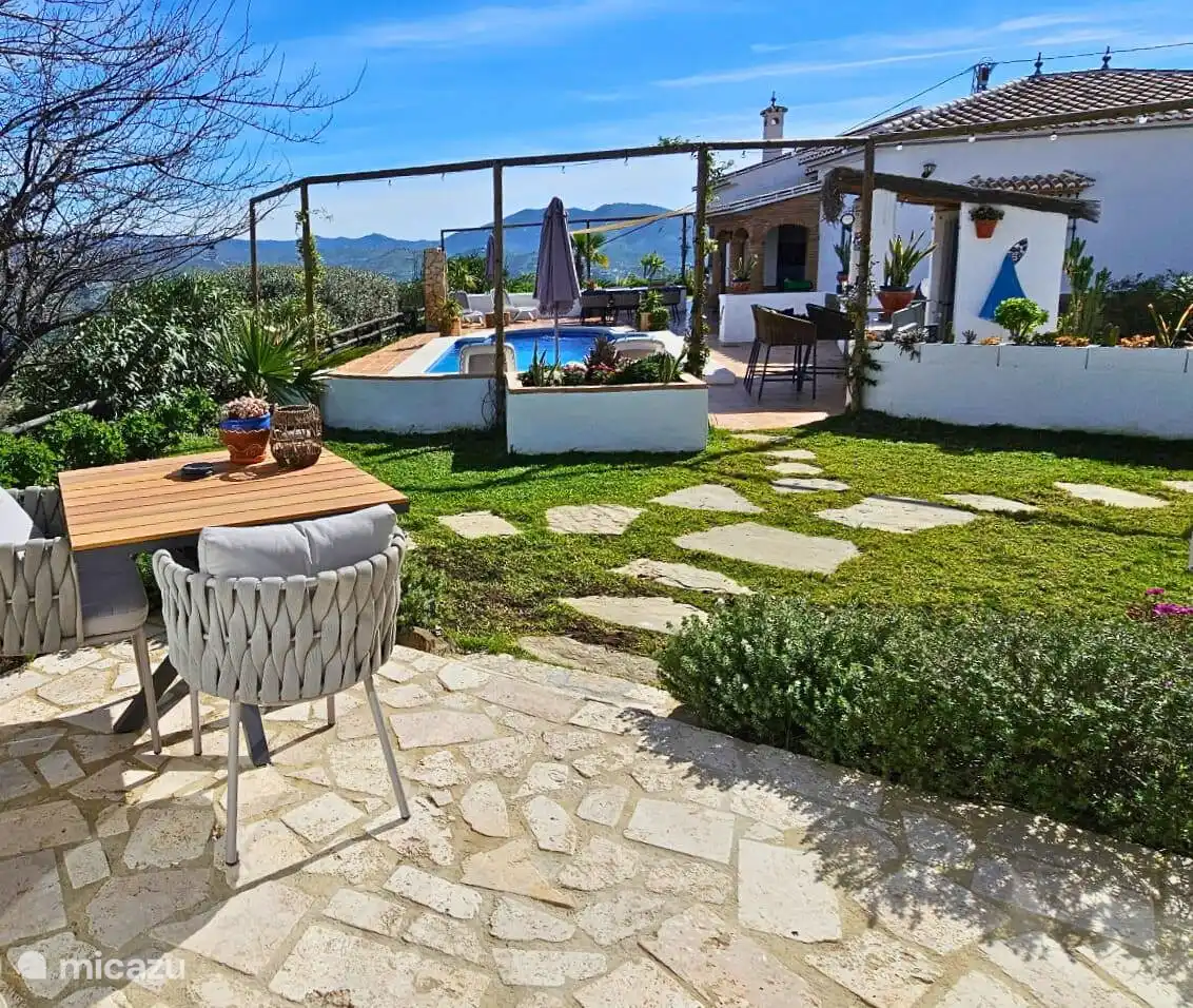 Terrace and swimming pool