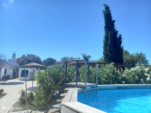 Cabane de glamping | Portugal, Algarve, Moncarapacho - glamping / tente safari / yourte En plus de la pataugeoire privée, vous pouvez également utiliser la grande piscine pour les invités