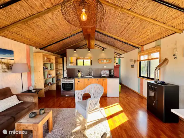 Cabane de glamping | Portugal, Algarve, Moncarapacho - glamping / tente safari / yourte La cuisine avec cuisinière à gaz et four à gaz