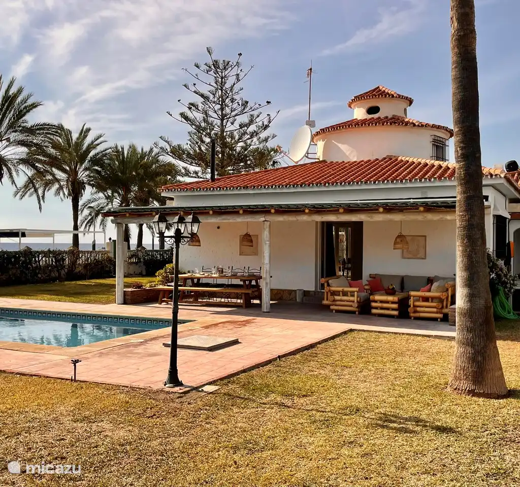 Villa Beachhouse 'Tiempo Lento' in Torrox-Costa
