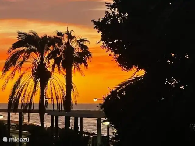 Maison de plage 'Tiempo Lento' | Espagne, Costa del Sol, Torrox-Costa - villa Magnifique coucher de soleil depuis la terrasse de la chambre de la tour