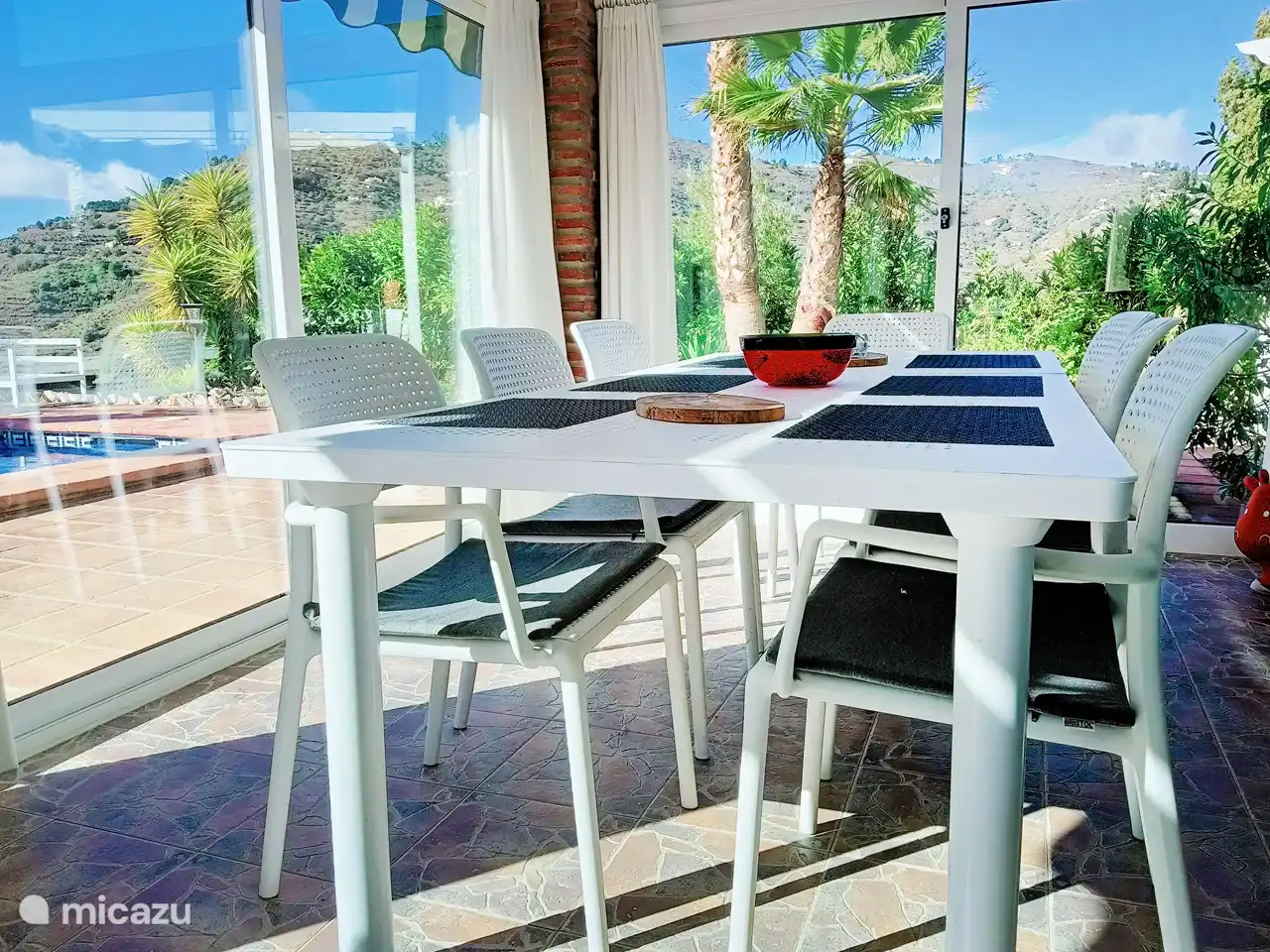 Esstisch auf der Veranda