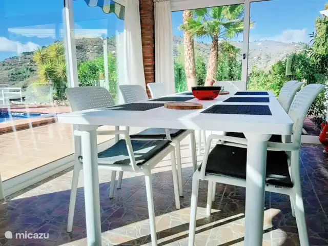 Casa Adriana | Espagne, Andalousie, Cómpeta - finca Table à manger dans la véranda