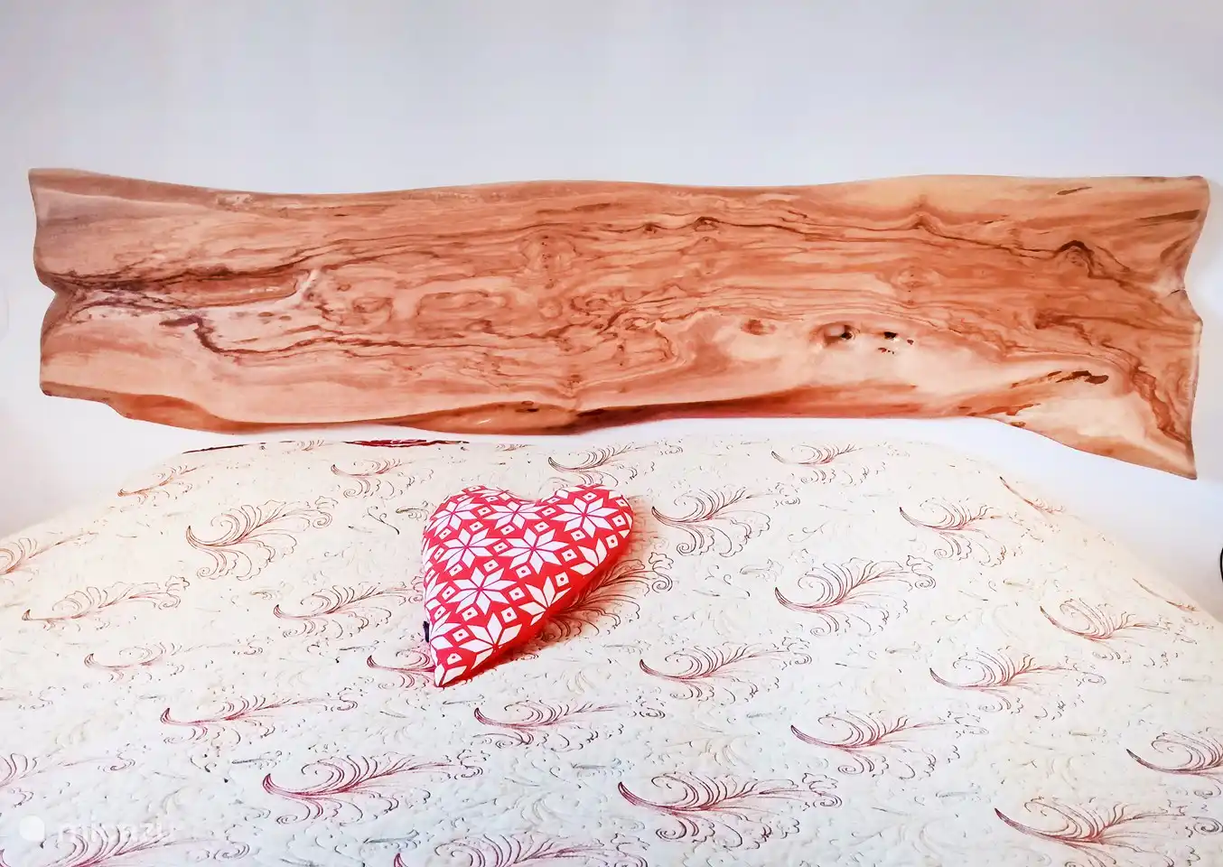 Kopfteil aus Olivenholz