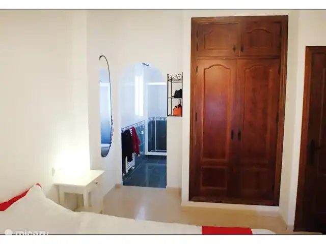 Casa Adriana | Espagne, Andalousie, Cómpeta - finca Armoire de salle de bain attenante b