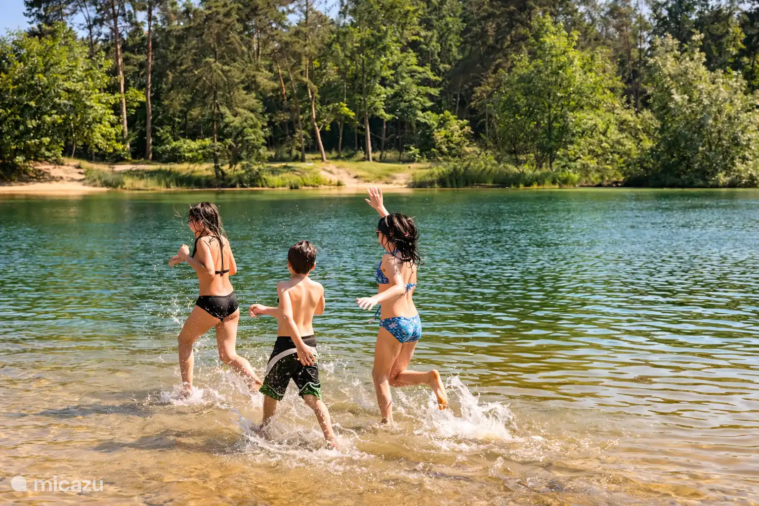 vele meertjes en strandjes vlakbij