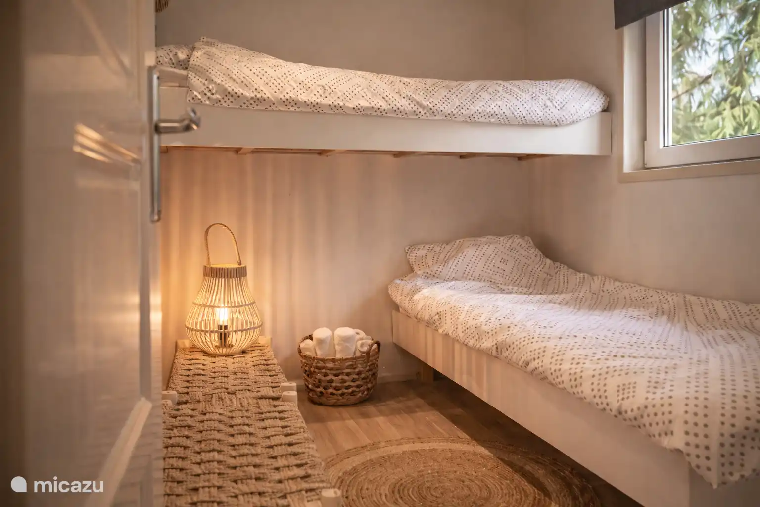 in deze kamer kan optioneel een extra opklapbed ernaast worden gezet voor een 5e persoon