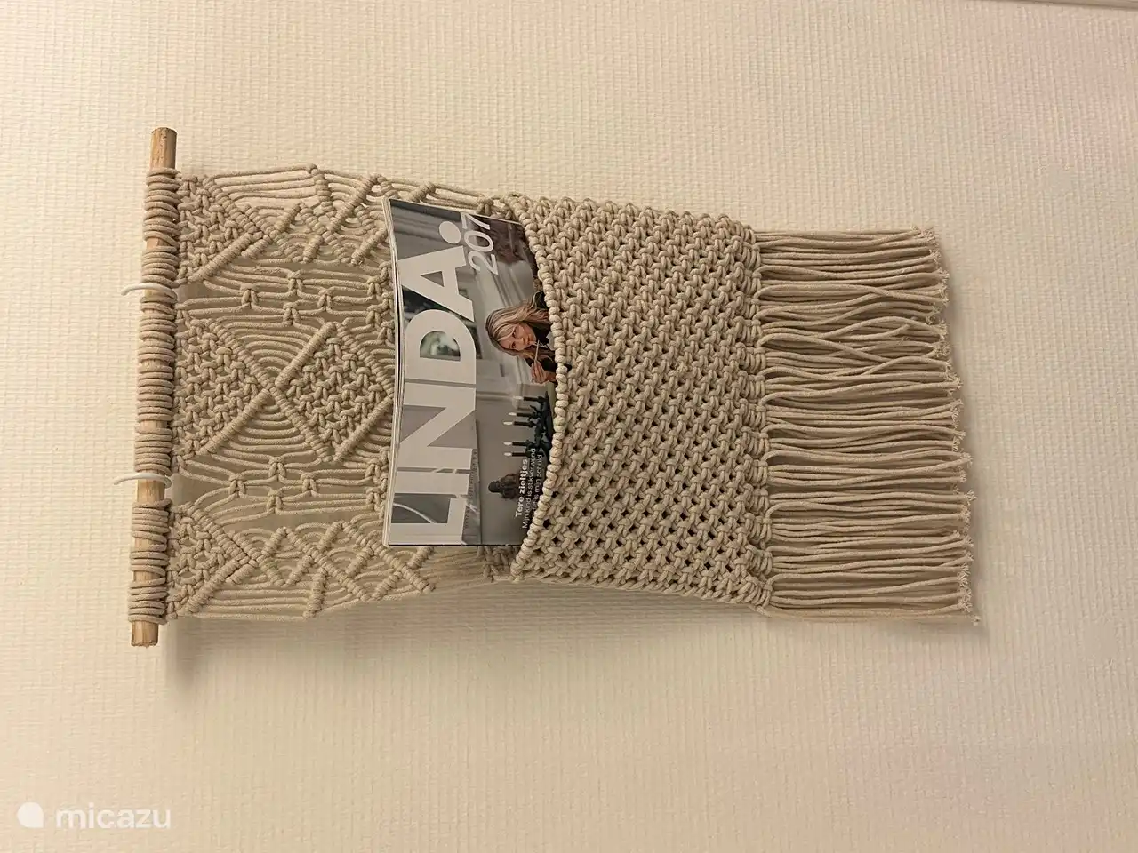 In der Hütte gibt es viele Zeitschriften, besonders Lindas