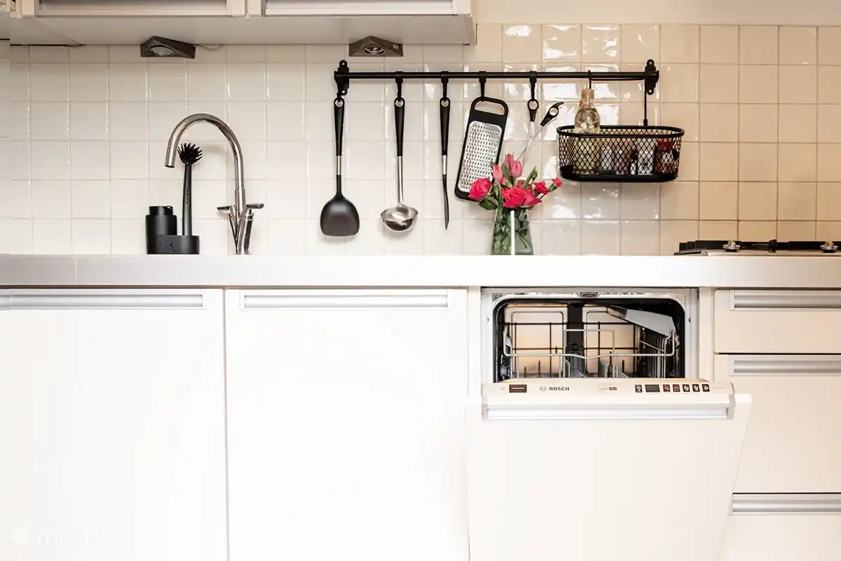 Gut ausgestattete Küche