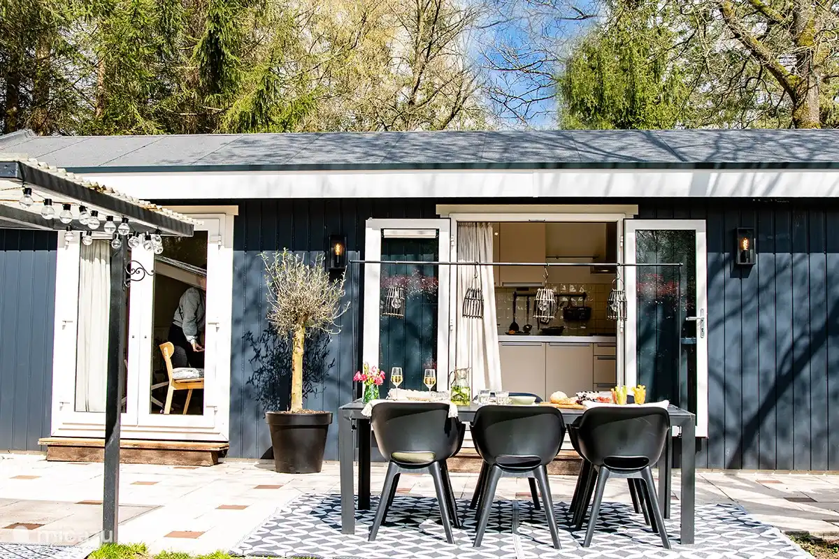 Große Sonnenterrasse