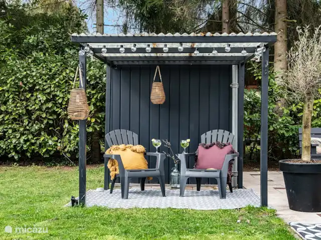 Stayatsas Tiny House Julia Veluwe!! huren in Nederland, Gelderland, Epe - tiny house Lekker chillen in de loungestoelen!