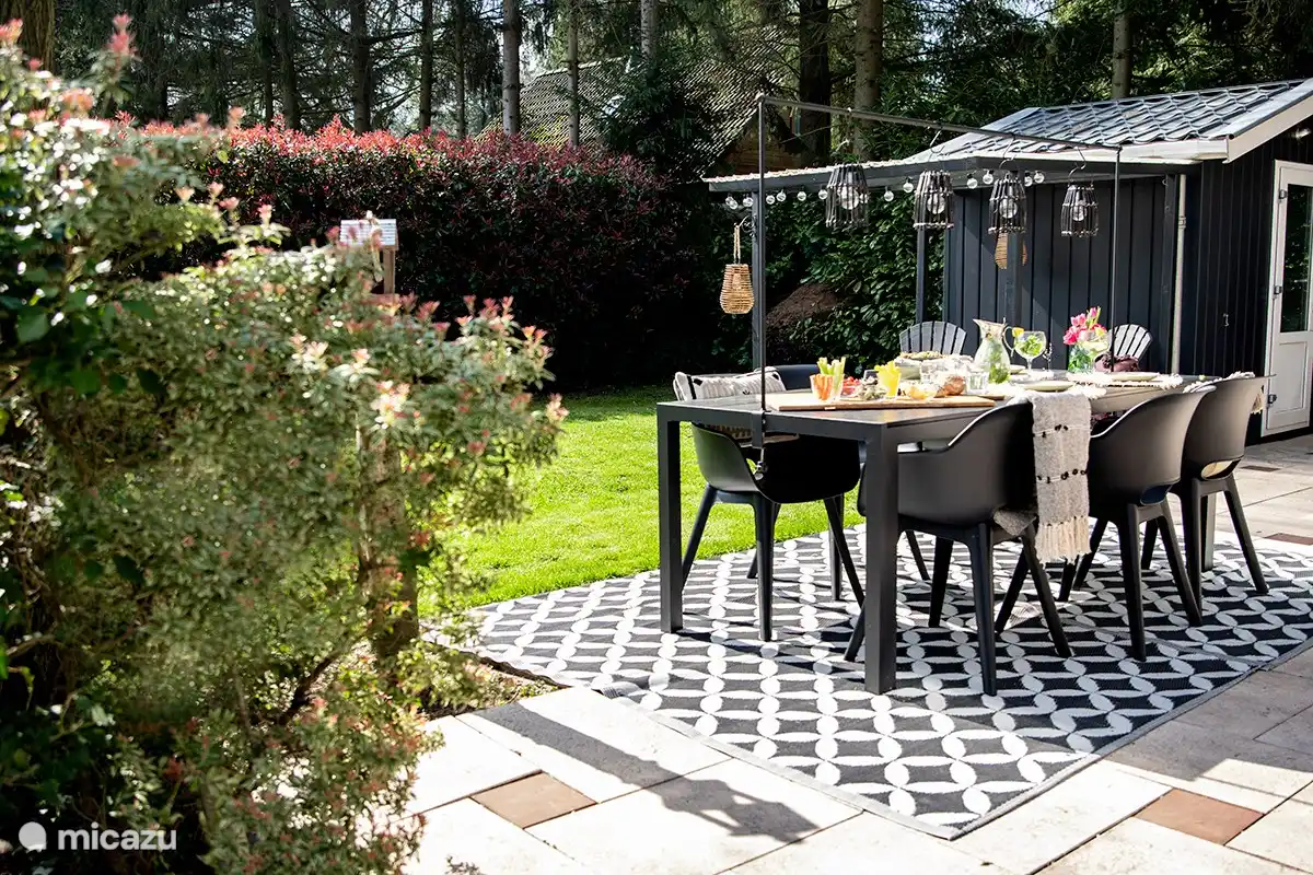 Schönes Mittagessen draußen!