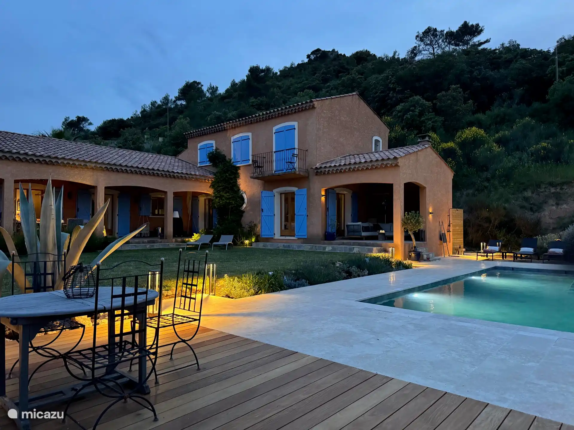 Stimmungsvolle Gartenbeleuchtung