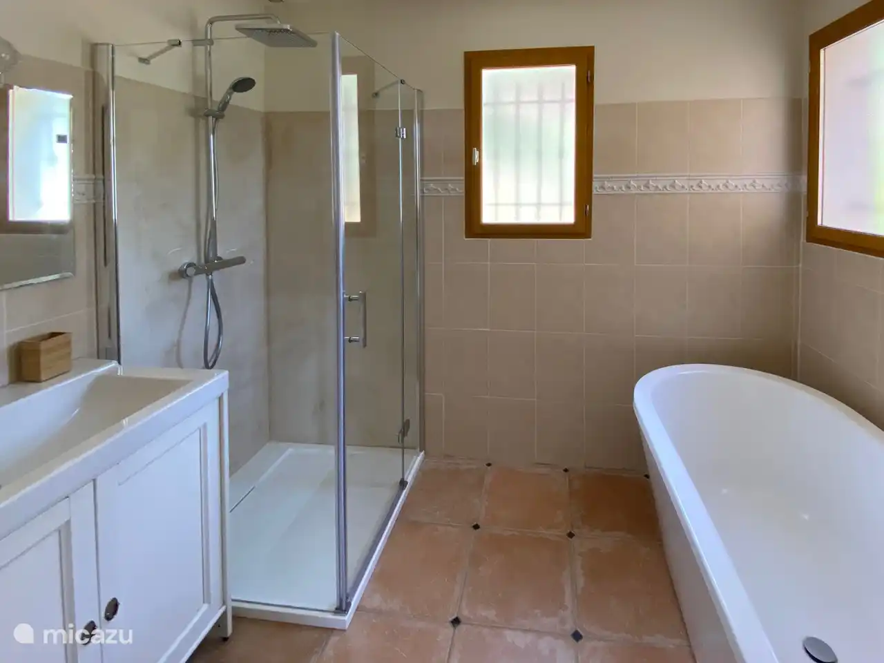 Badezimmer Hauptschlafzimmer