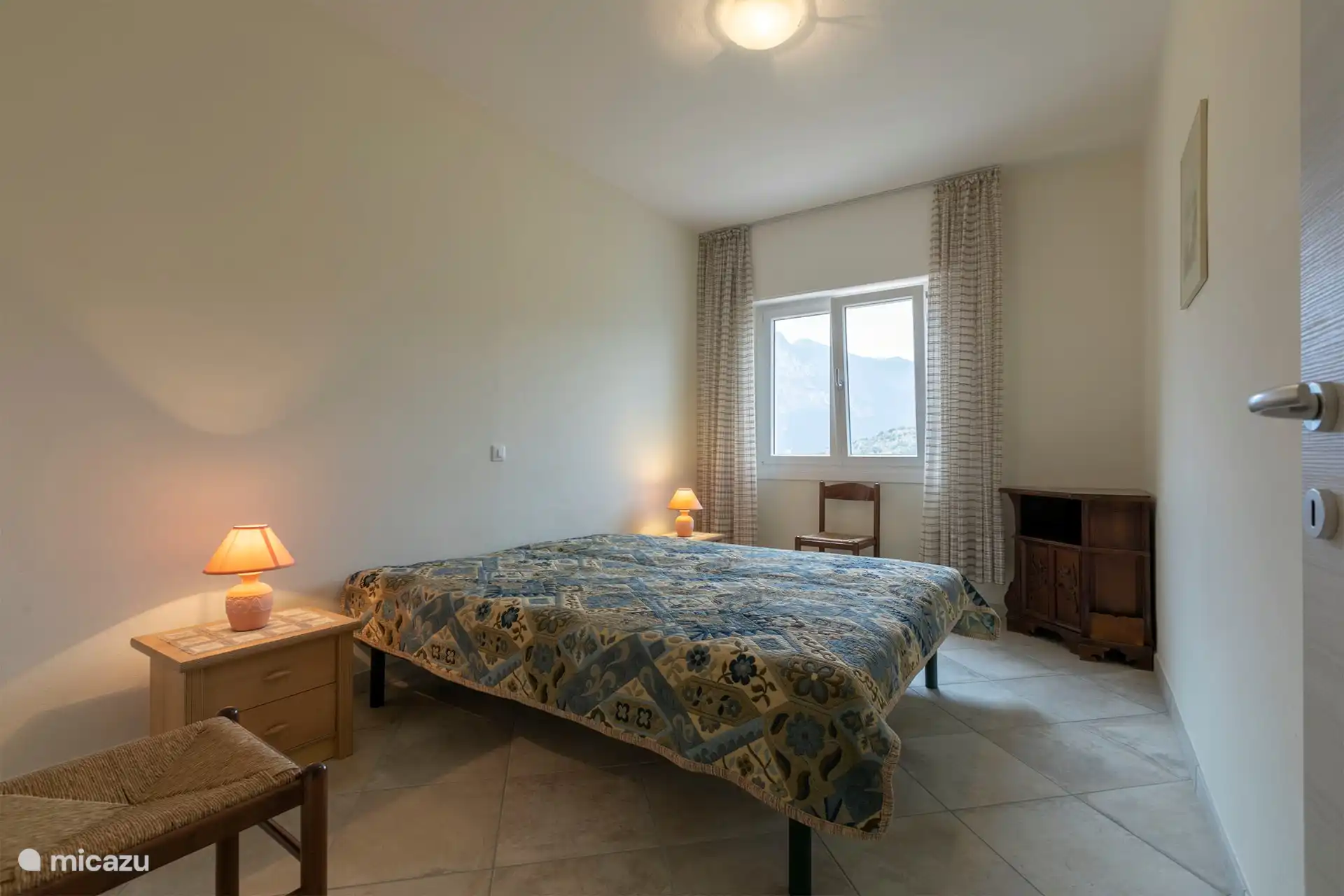 Chambre avec lit double.