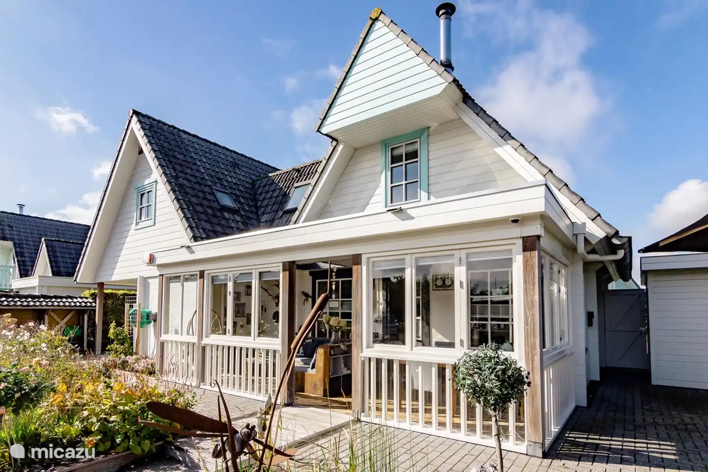 Le porche et le jardin