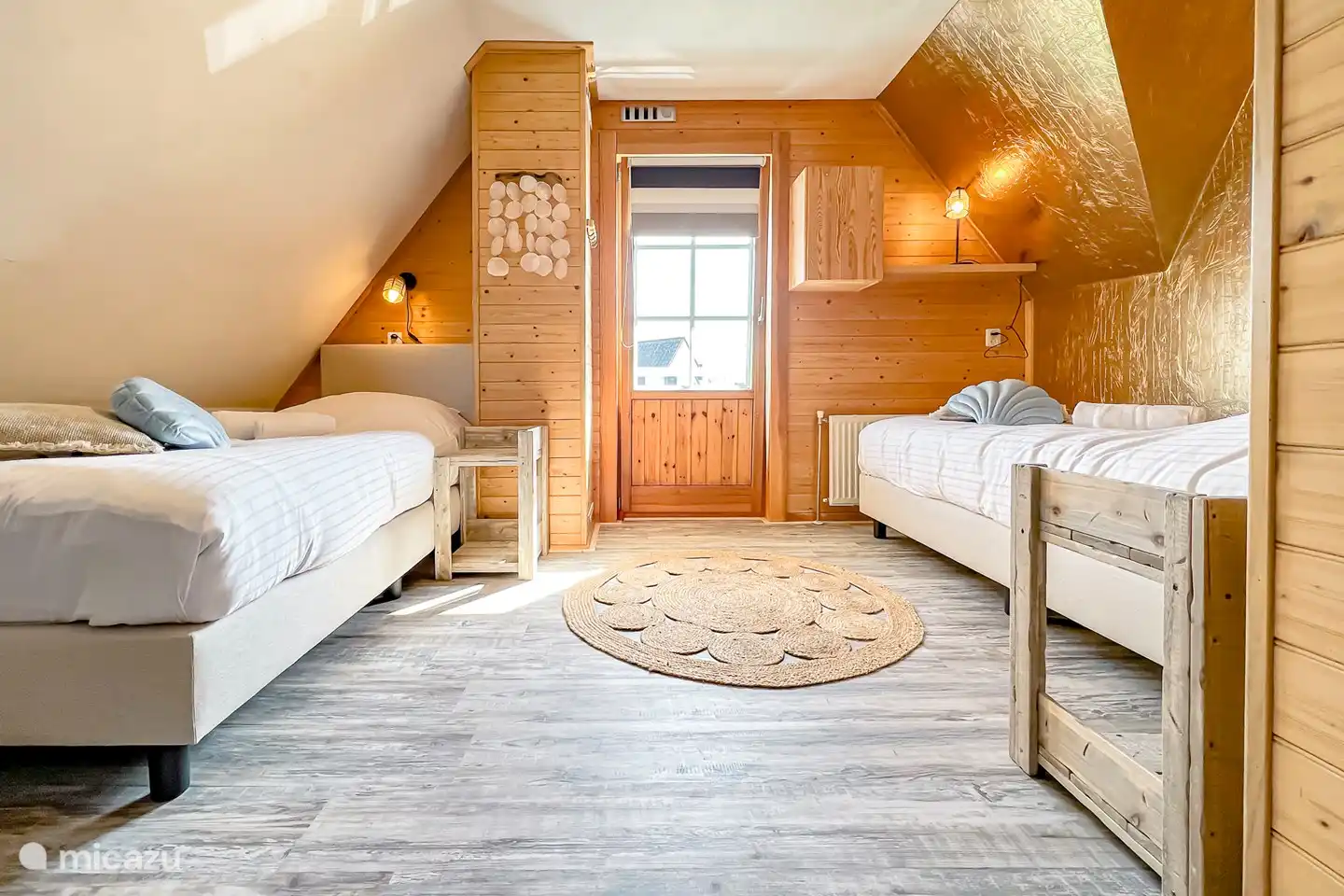 Une des quatre chambres au premier étage.