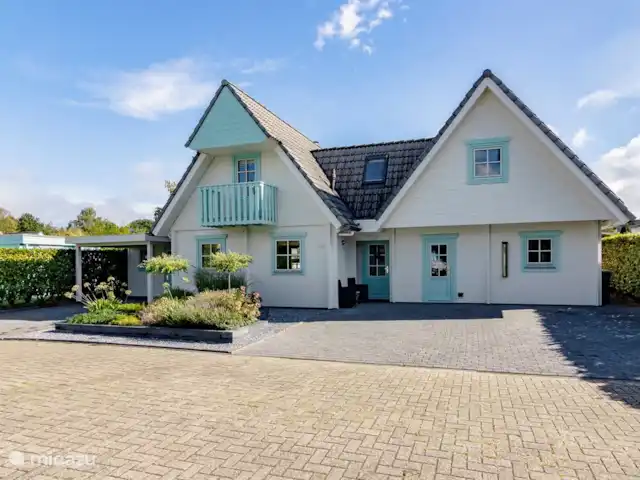 Maison du lac Hollande | Pays-Bas, Groningue, Kropswolde - maison de vacances Ici, vous voyez l'avant du Lakehouse avec les quatre places de stationnement