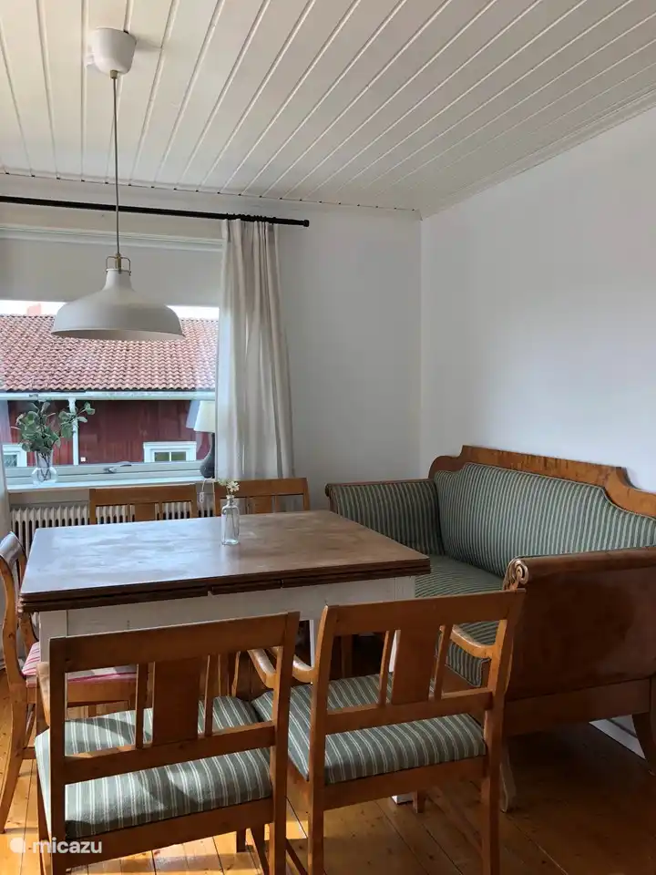 La espaciosa cocina adyacente a la gran terraza