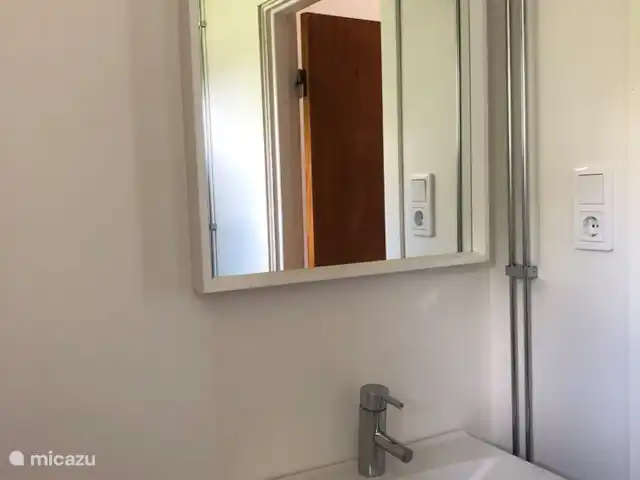 Location de Vacances Suède, Småland, Ljungby, villa - Maison de village proche lac La salle de bain au premier étage