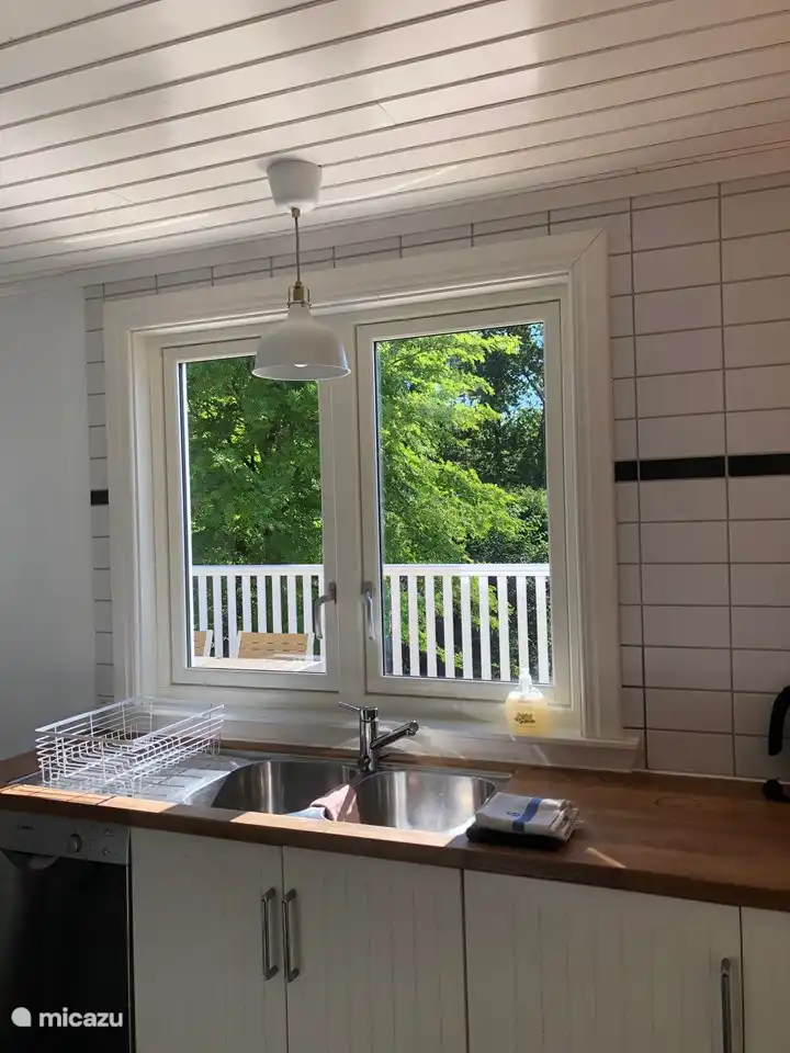 Vista a la terraza desde la cocina