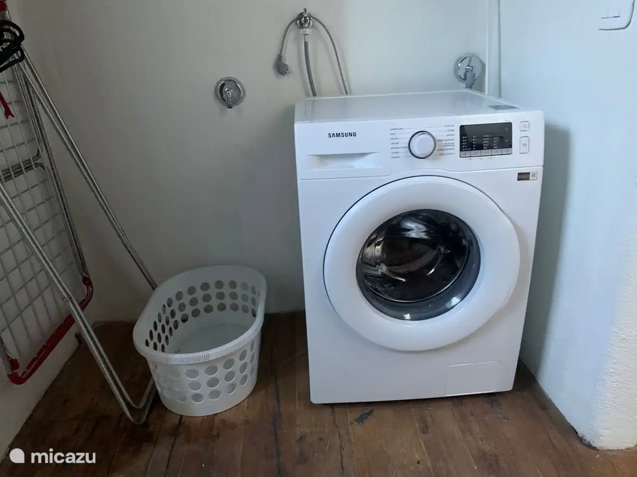 Washing machine in bathroom 1st floor