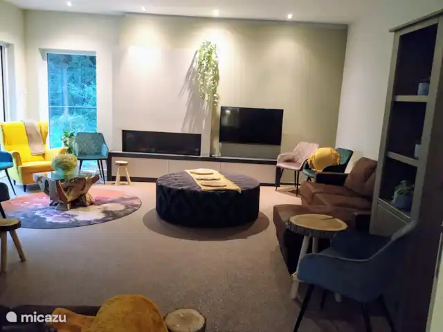 Villa Alterbiezen Höselt en Bélgica, Limburgo, Bilzen - casa vacacional Amplia sala de estar con chimenea