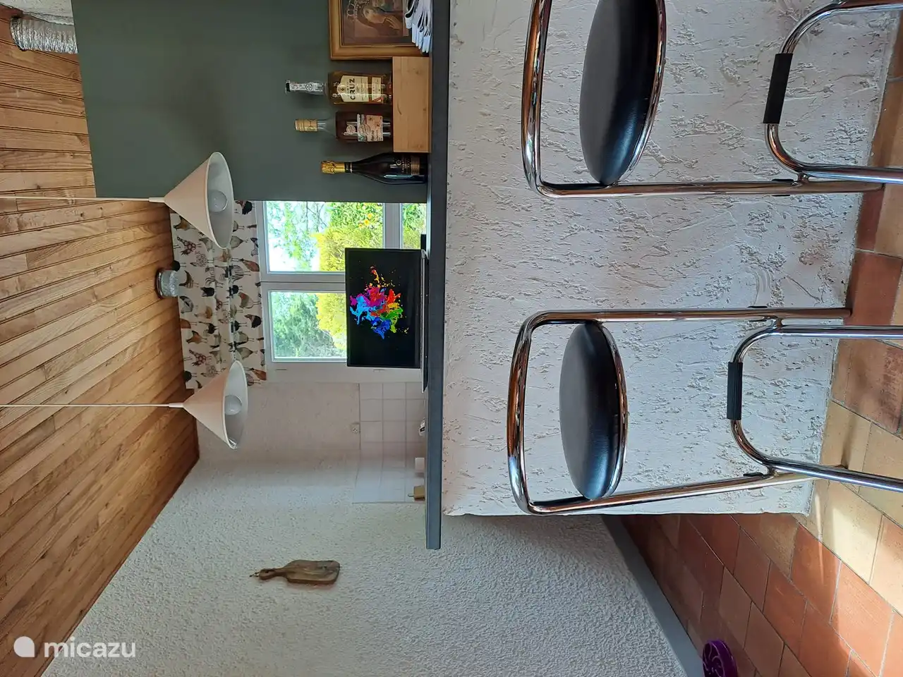 Bar mit Arbeitsplatz