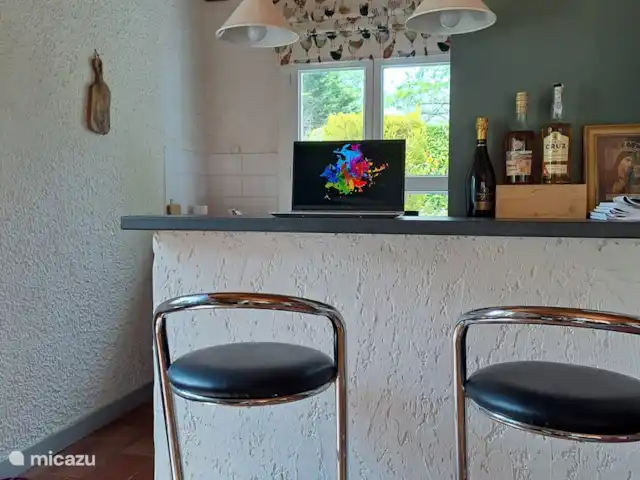 Accueil familial indépendant avec chien accepté | France, Charente, Écuras - maison de vacances bar avec lieu de travail