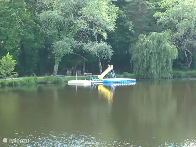 Accueil familial indépendant avec chien accepté | France, Charente, Écuras - maison de vacances Île de jeu dans le lac