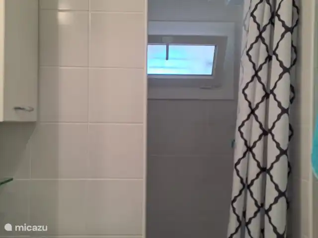 Accueil familial indépendant avec chien accepté | France, Charente, Écuras - maison de vacances Salle de bain 1 avec douche