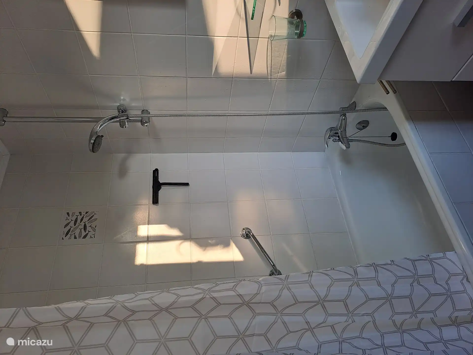 Badezimmer 2 mit Badewanne