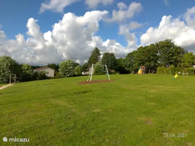 Accueil familial indépendant avec chien accepté | France, Charente, Écuras - maison de vacances l’une des aires de jeux