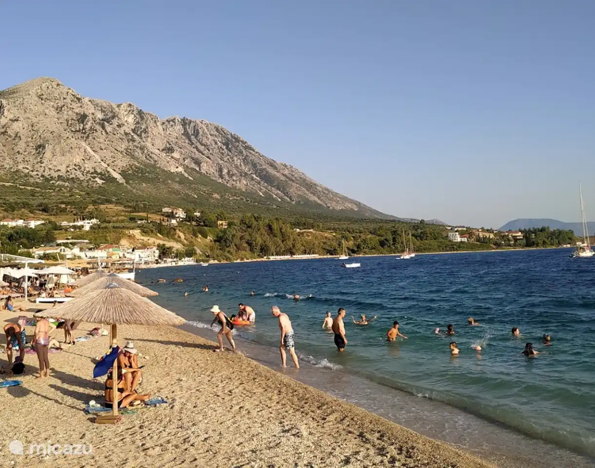 Strandbar am Strand von Potomaki