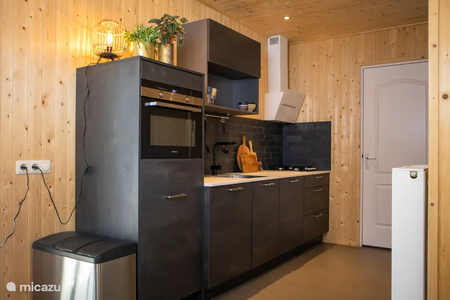 Kitchen with dishwasher and combi microwave