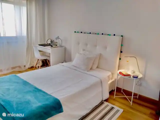 Appartement moderne vue sur la rivière | Portugal, Lisbonne, Almada - appartement chambre avec balcon