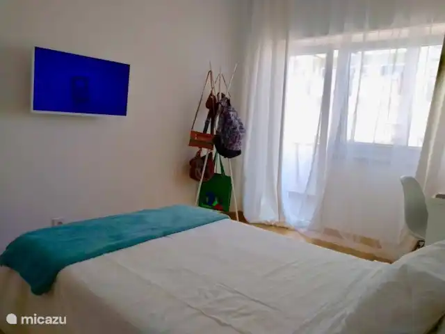 Appartement moderne vue sur la rivière | Portugal, Lisbonne, Almada - appartement chambre avec balcon