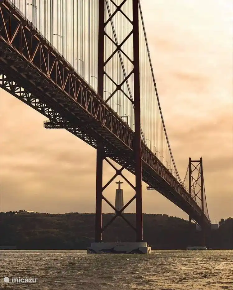 Cristo Rei, 3 km from the apartment