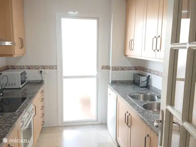 Casa Playa La Rada | Espagne, Costa del Sol, Estepona - appartement Cuisine équipée de tout le confort moderne