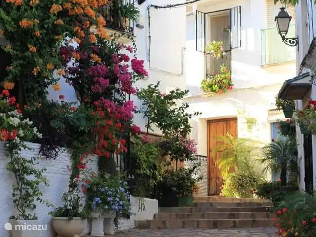 Casa Playa La Rada | Espagne, Costa del Sol, Estepona - appartement Explorez la vieille ville à quelques minutes à pied de l'appartement.