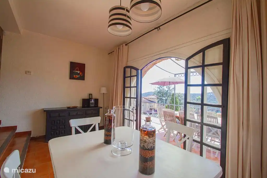 Terrace access from dining room